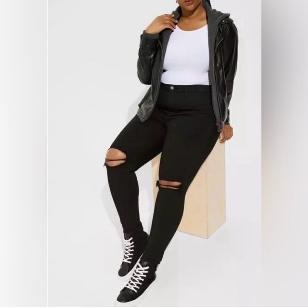 Torrid Sky High Skinny Black Jeans D1